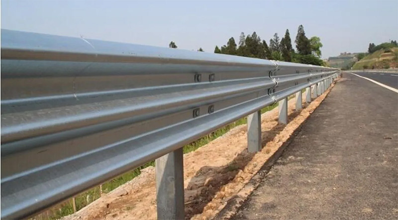 Los principales métodos de instalación de barandillas de carreteras.